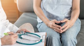 成熟卵泡的特点：卵泡腔大且直径大于17mm吗？
